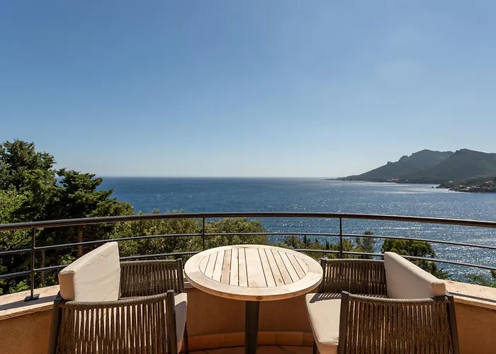 Tiara Yaktsa Cote D'Azur