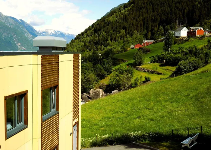 Trolltunga Hotel