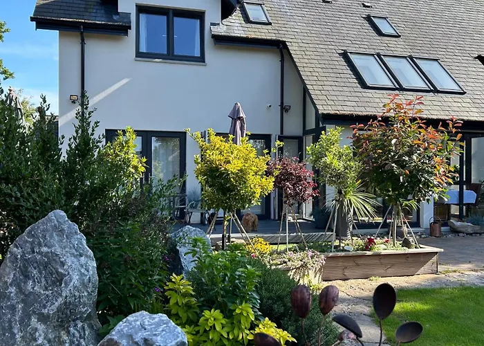 Pinewood Cottage Apartment & B&B Inverness