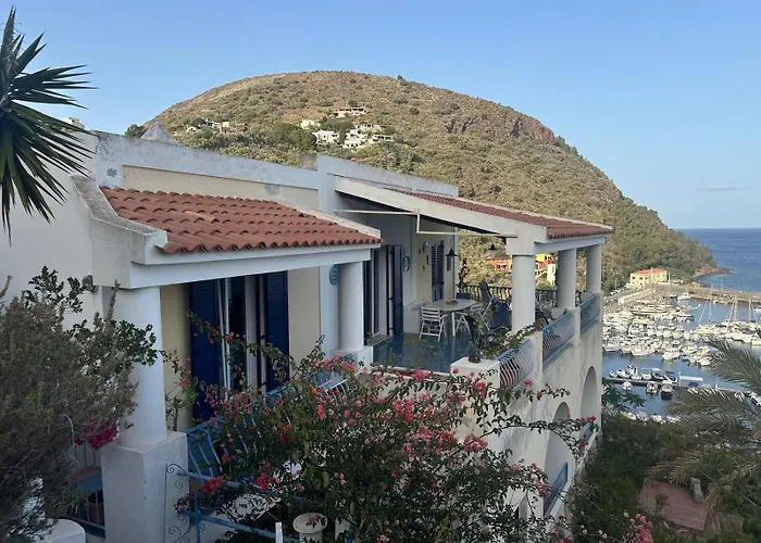 La Casa Del Capitano, L'Uomo E Il Mare ...