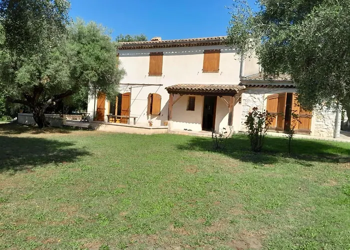 06Cb Pretty Country House For 8