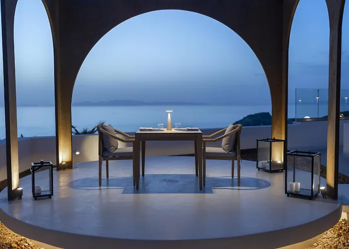Santo Mine Oia Suites
