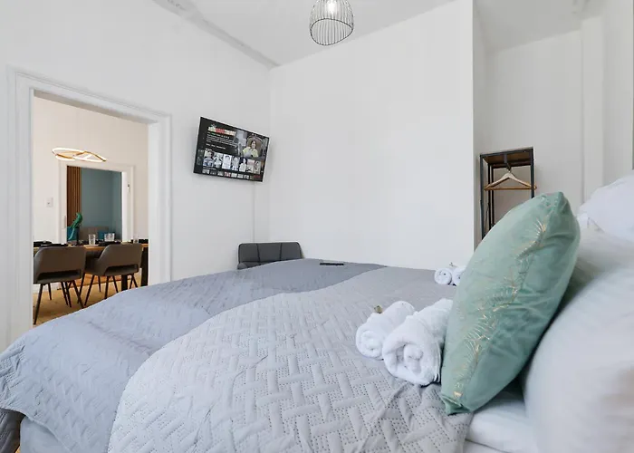 Cruwzo I Exclusive Apartments In Central Location With Parking
