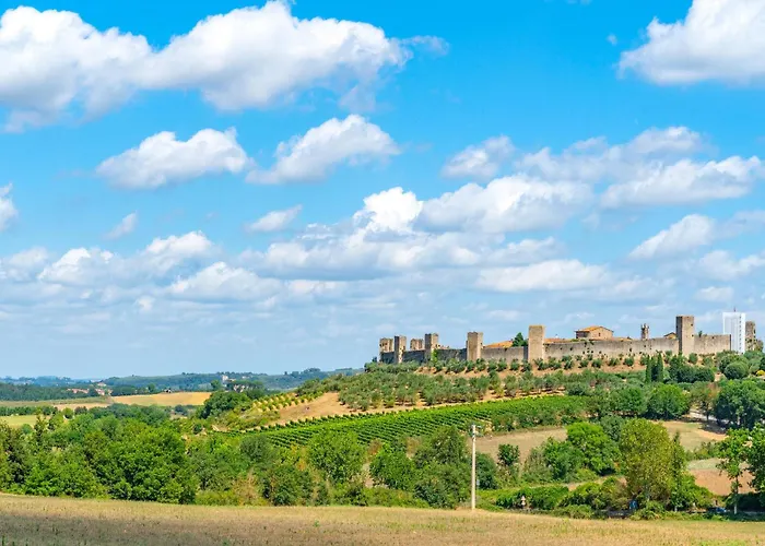 Amazing Apartment In Monteriggioni