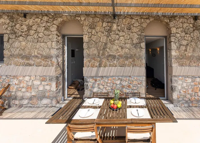 Glyfa Beach Villas