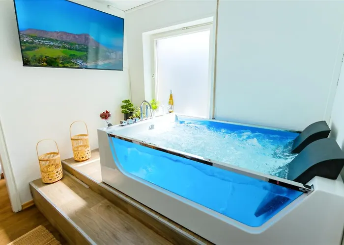 The Big Muenster Fuer Bis Zu 12, Whirlpool, Sauna, Zentral, Tischfussball, Balkon, Gasgrill