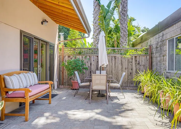 Alameda Studio W/ Patio: 3 Mi To Oakland Coliseum!