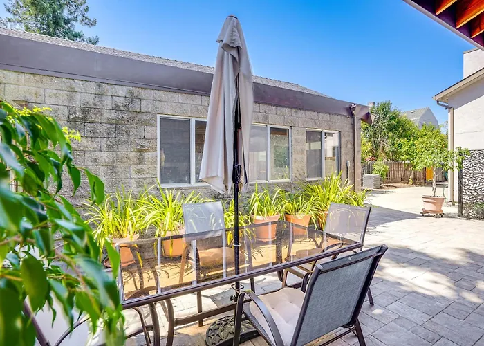 Alameda Studio W/ Patio: 3 Mi To Oakland Coliseum!