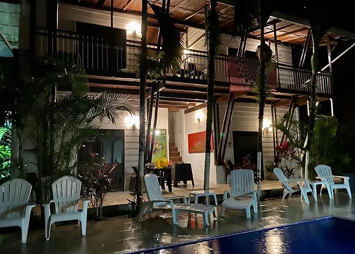 Ballena Dorada Lodge