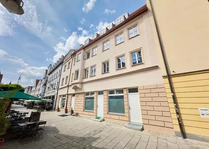 Moderne Wohnung Im Zentrum Der Altstadt - Altbau Flair, Wlan