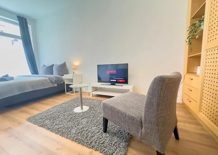 Moderne Wohnung Im Zentrum Der Altstadt - Altbau Flair, Wlan