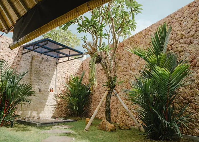 Lungid Sari Uluwatu