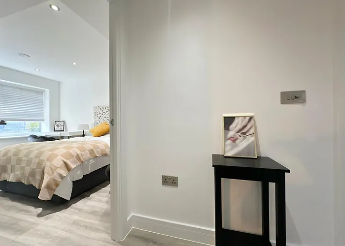 Luton Airport Area Apartment
