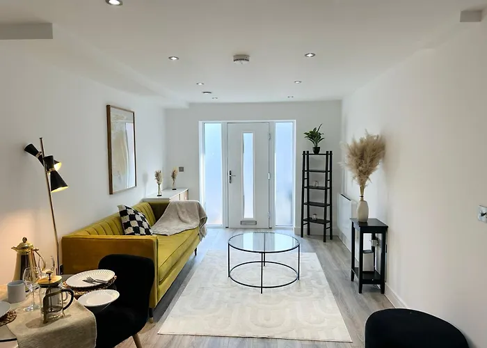 Luton Airport Area Apartment