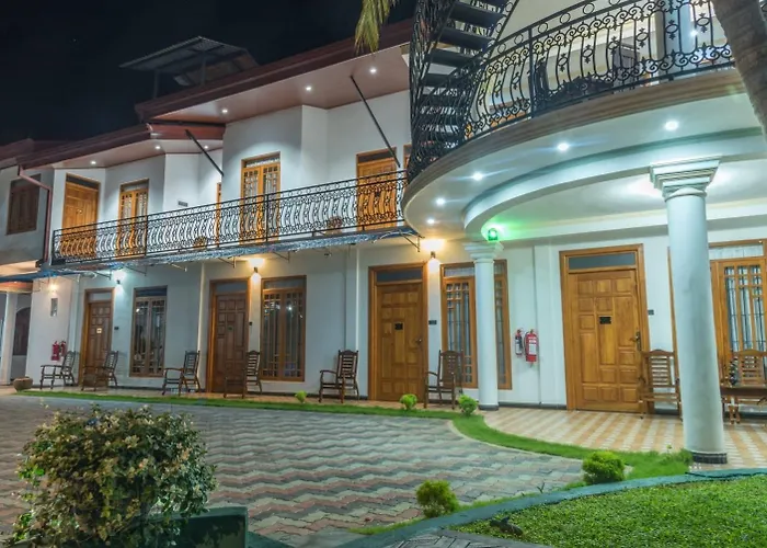 L S Lanka Hotel Dambulla