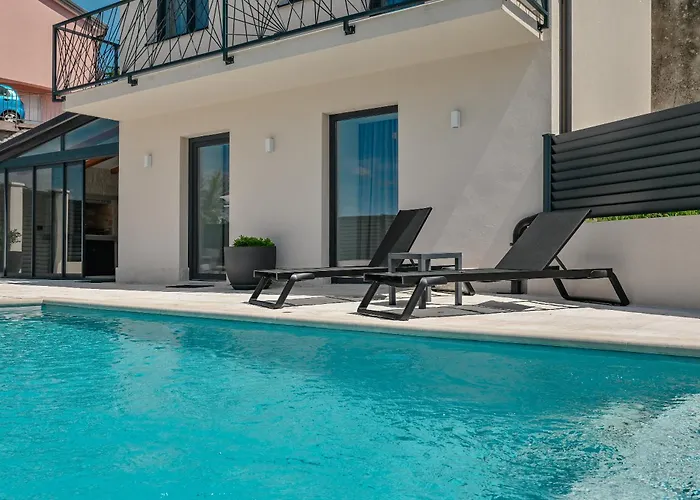 Villa Donna, 5 Stars - Luxury Villa With A Heated Pool