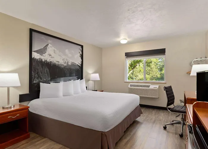 Super 8 By Wyndham Roseburg