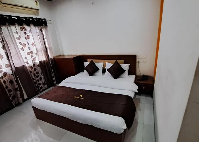Hotel Dhruv Palace