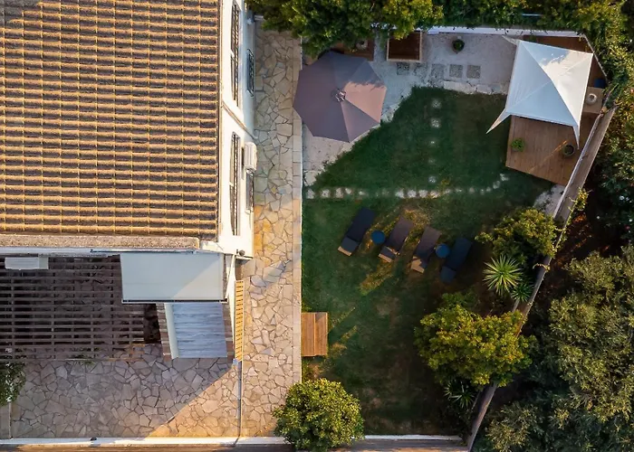 Mi Casa - Serene Garden Retreat, 2 Bedroom House