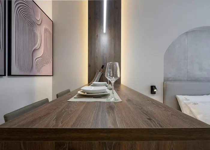 Loena Luxury Suites