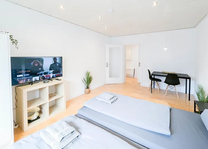 Alfa Apartment Esslingen City Altstadt Nahe Stuttgart Messe I 3 Zimmer 5 Betten I Bad I Kueche L Wifi & Smarttv I 3Br 5 Beds I Bathroom I Kitchen