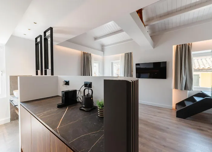 Kantoni Suites