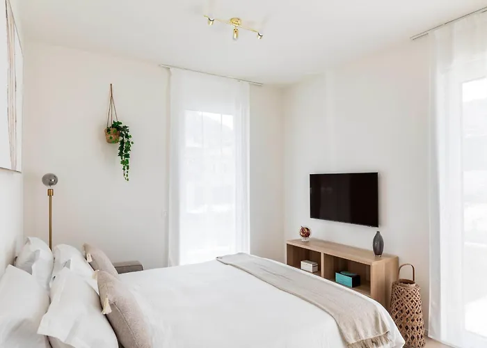 Regalia Suites - Free Parking