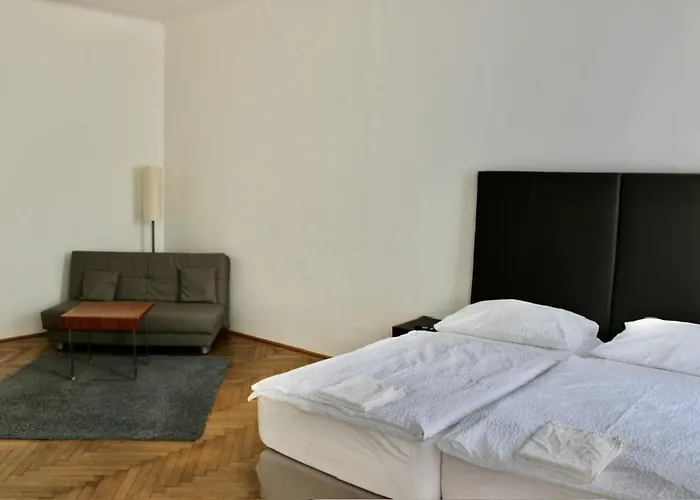 City Inn 24H Self Check-In By H&H Hotels
