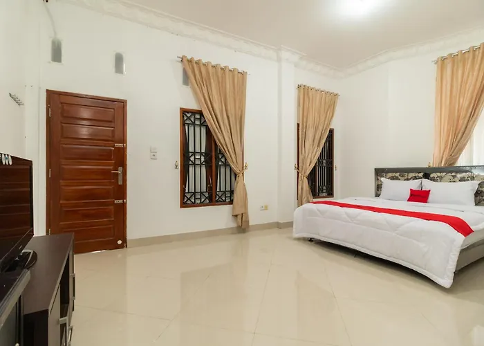 Reddoorz Syariah Near Universitas Putra Indonesia Padang