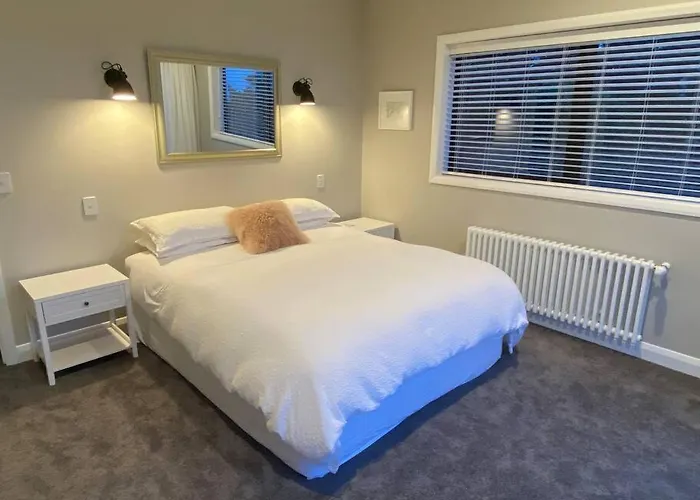 Secluded Coastal Comfort