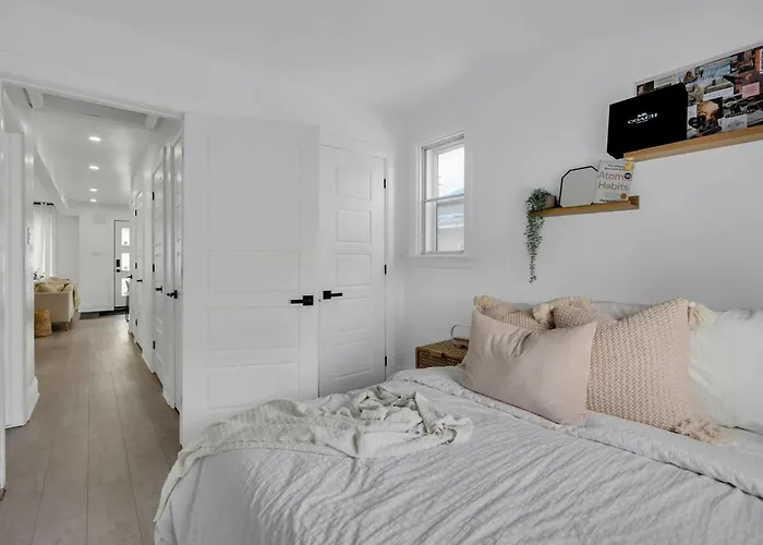 Modern 2Br Apt Near Downtown Ottawa Free Parking