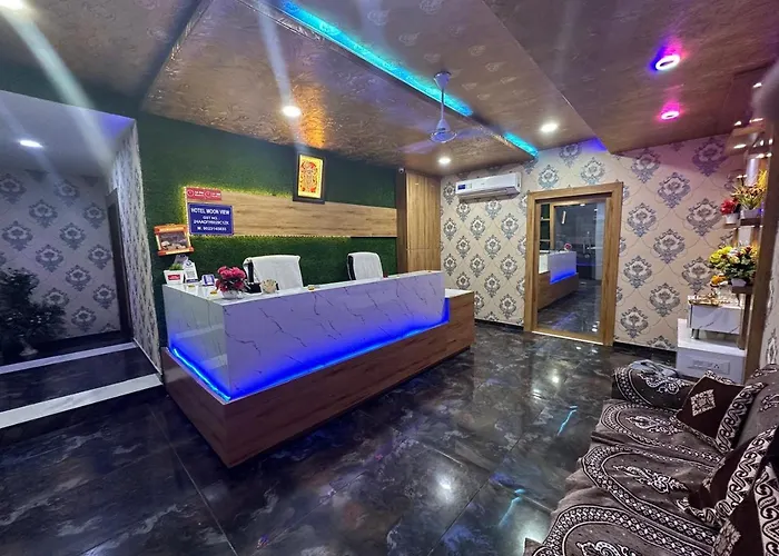 Hotel Moon View