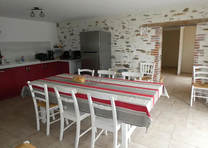Maison Renovee En Pleine Campagne Avec Terrain, Terrasse Et Equipements Familiaux