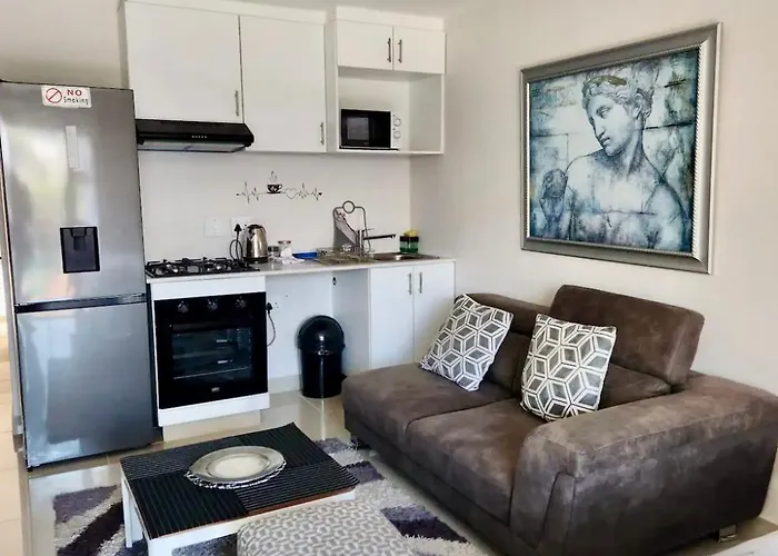 Umhlanga Flat Near Gateway Mall