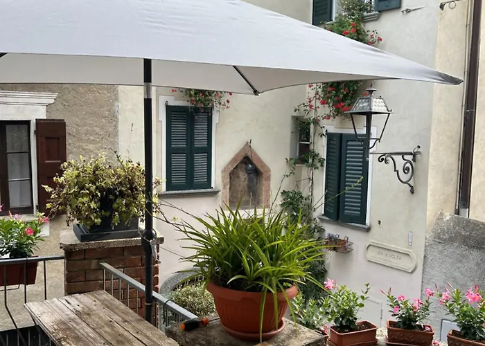 Akasa On Lake Como