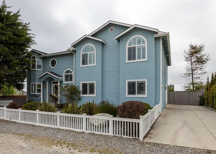 Coastal Dream - 2 Blocks To Ocean Steps To Beach Coastal Trail Bbq