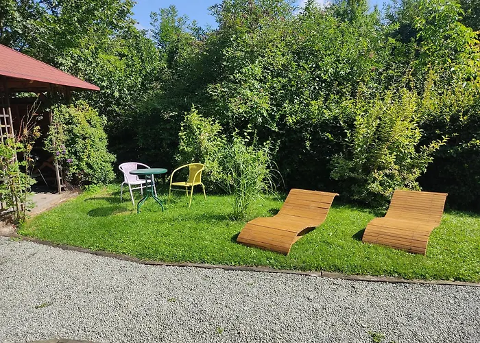 Wisniowy Sad - Apartamenty I Pokoje W Spokojnej Okolicy, Blisko Dworca Pkp I Pks