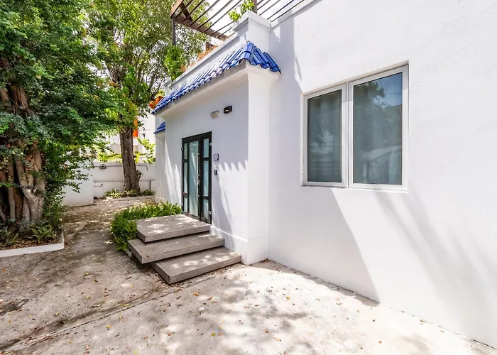 La Mona Loiza Apartment Complex By Stay With Bear