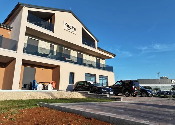 Richi Rooms & App