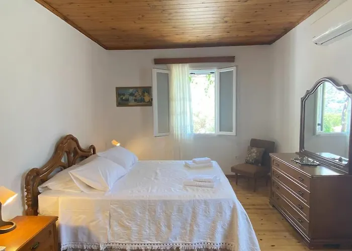 Bee Home - Holiday Cottage