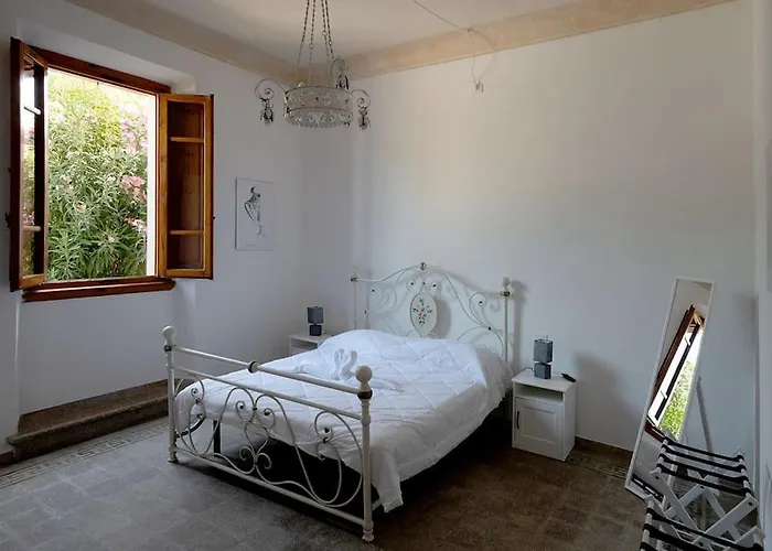 Un Passo Dalle Torri
