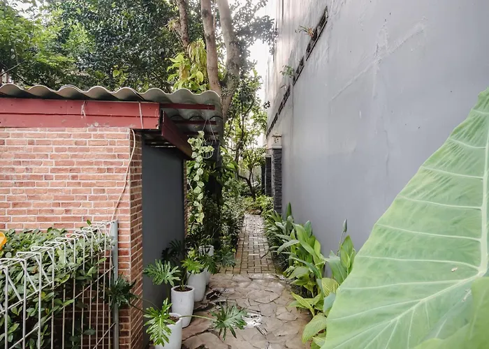 Calma Coliving At Bintaro, Tangerang Selatan
