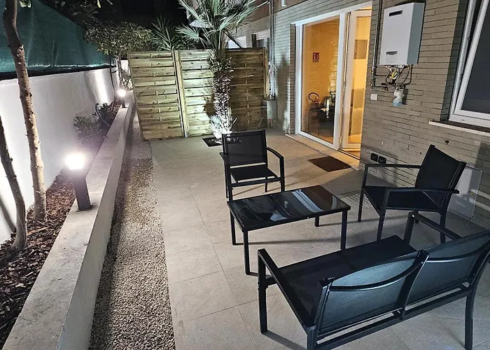 Lux Beach Apartment Black