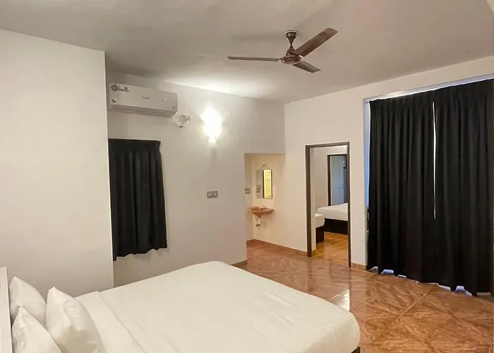 Dan The Villa - Near White Town