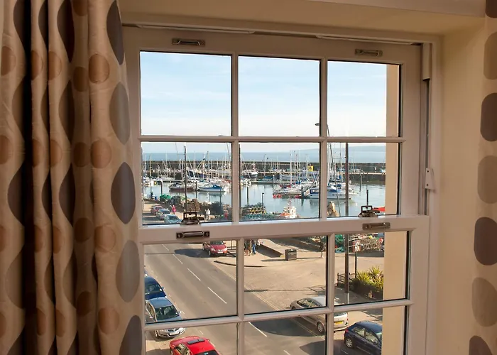 Harbourside Apartments With Private Parking