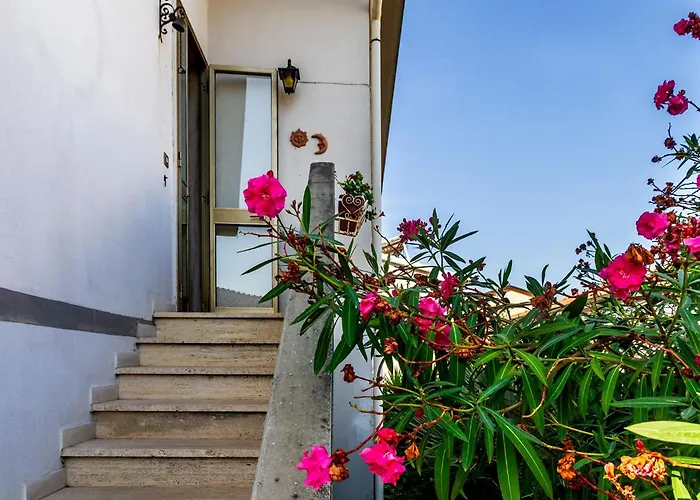 Appartamento Uso Esclusivo Con Giardino, Posto Auto, Barbecue E Aria Condizionata