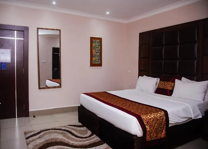 Golden Tulip Garden City Hotel - Rivotel