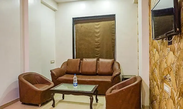 Hotel Shades Of Royal