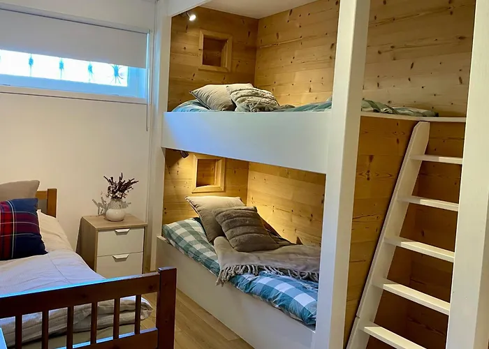 Central Morzine, Spacious 2 Bedroom Family Apartment