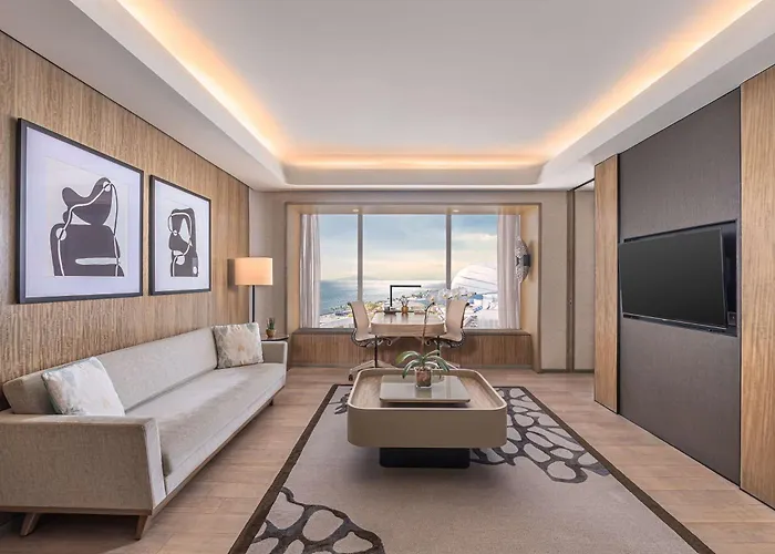 Conrad Manila